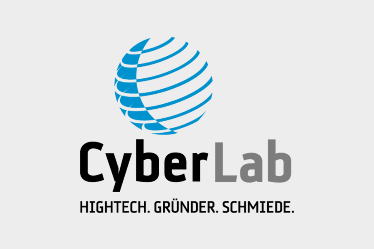 Logo CyberLab IT High Potential Accelerator. Text: CyberLab. Hightech. Gründer. Schmiede.