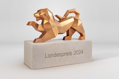 Die Löwen-Trophäe für den Landespreis für junge Unternehmen 2024, ausgeschrieben durch die Landesregierung Baden-Württemberg und die L-Bank.