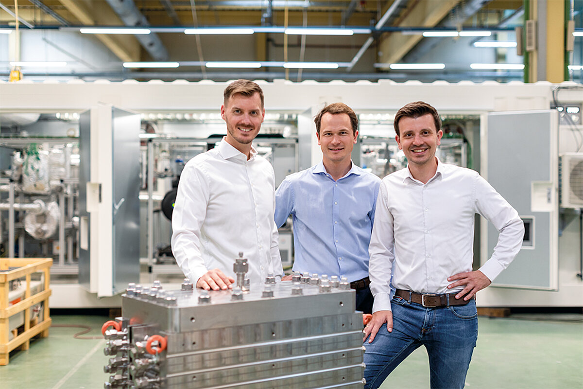 Das Gründerteam der INERATEC GmbH: Dr.-Ing. Tim Böltken, Philipp Engelkamp und Dr.-Ing. Paolo Piermartini.