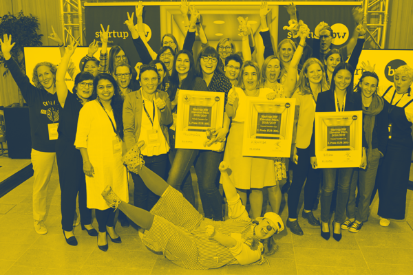 Gruppenbild der Finalistinnen vom FEMALE FOUNDERS CUP 2019.