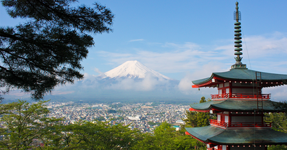 Foto mit Ausblick auf den Berg Fuji in Japan.