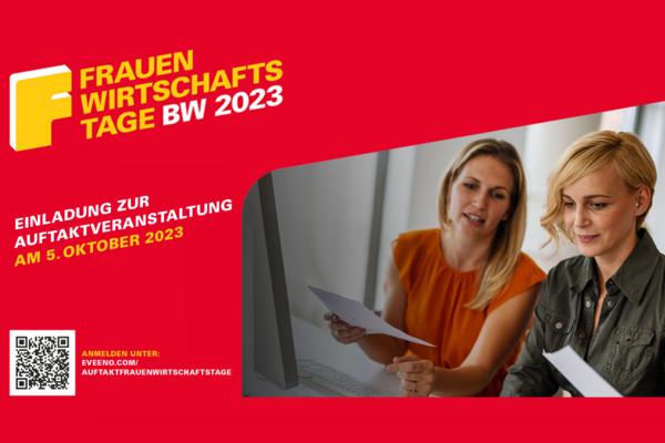 Zwei Frauen schauen gemeinsam auf ein Dokument. Text: Frauenwirtschaftstage BW 2023 Einladung zur Auftaktveranstaltung am 5. Oktober 2023.