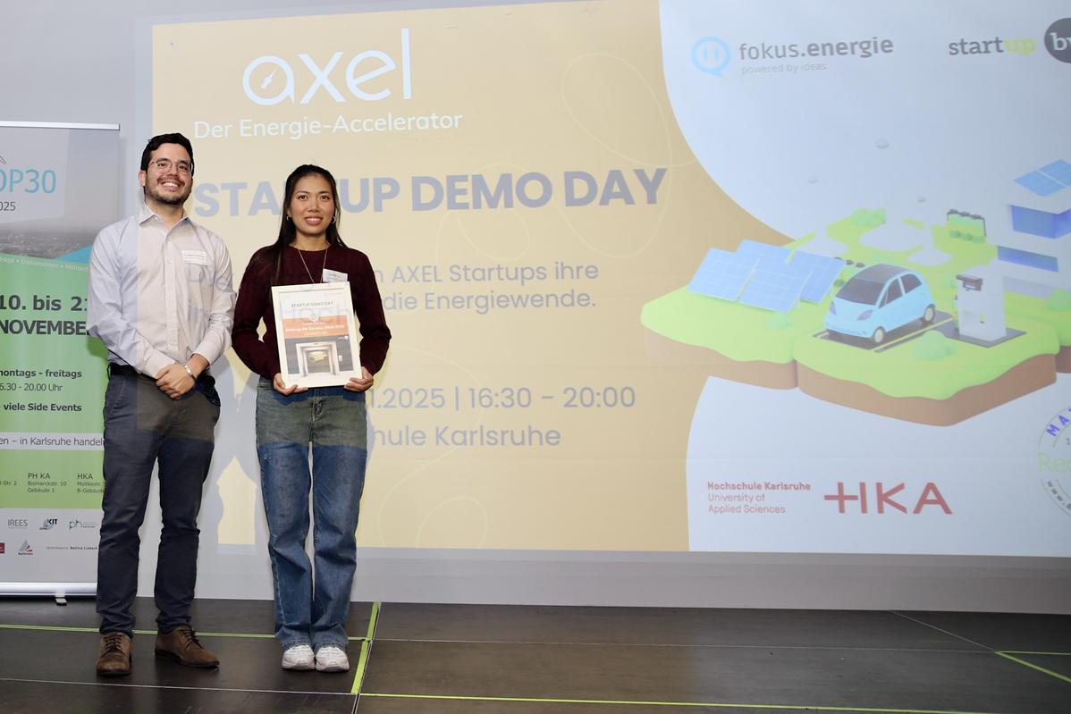 Aufnahme zeigt das Sieger-Team vom „Startup Demo Day von AXEL – Der Energie-Accelerator“ im November in Karlsruhe. Bildrechte: fokus energie e.V.