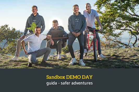 Teamfoto guida - safer adventures. Siegerteam beim Sandbox DEMO DAY am 04.02.2022.