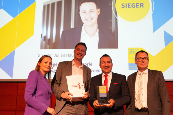 Preisverleihung des Innovationspreises Ostwürttemberg 2024 der Kategorie Gründungen und junge Unternehmen mit Preisträger Julian Hauber. Fotograf: Tim Burkhardt. 