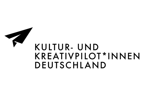 Logo Kultur- und Kreativpilot*innen, eine Auszeichnung der Bundesregierung für die Kultur- und Kreativwirtschaft.