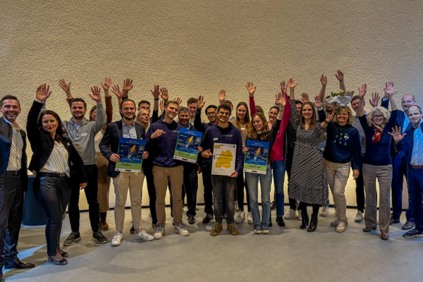 Gruppenfoto der Teilnehmenden beim Elevator Pitch Region Heilbronn-Franken am 19.11.2024. Bildrechte: IHK Heilbronn-Franken/Lisa Seeberger.