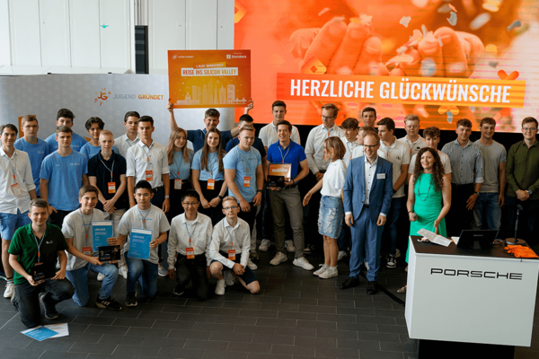 Gruppenbild vom Bundesfinale JUGEND GRÜNDET 2023. Bildrechte: JUGEND GRÜNDET.