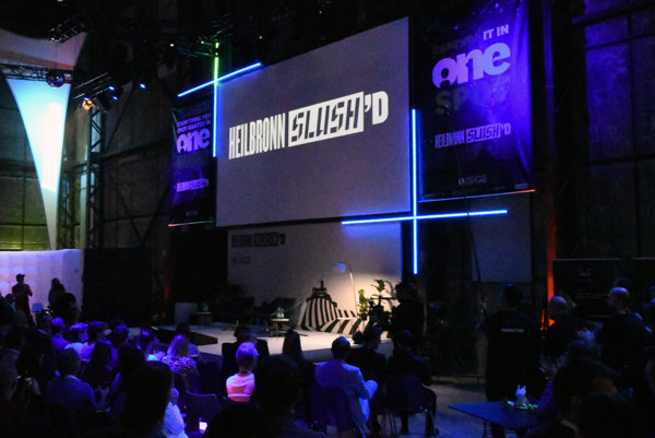 Fotoaufnahme einer Bühne beim Start-up Festival Heilbronn Slush'D 2022.