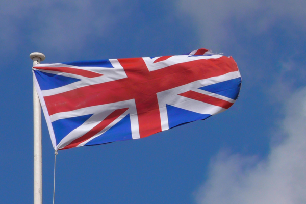 Fahnenmast mit dem Union Jack, der Nationalflagge des Vereinigten Königreichs.