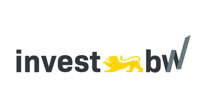 Logo Förderprogramm "Invest BW". Schwarze Schrift und gelber Löwe.
